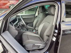 Volkswagen Golf VIII 2.0 TDI DSG Active/Kamera/ACC/Navi/AHK Bild 4