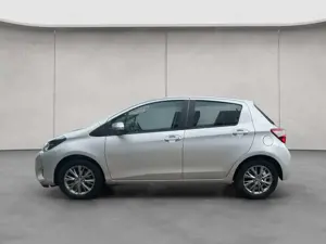 Toyota Yaris 1,5-Dual-VVT-iE Comfort Bild 2