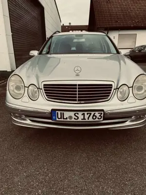 Mercedes-Benz E 200 T Kompressor Automatik Avantgarde