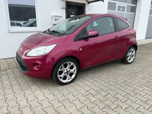 Ford Ka/Ka+ Titanium / Tüv bis 04/2027 / 8 fach bereift