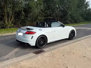 Audi TT Roadster S-Line Competition MMI Bild 2
