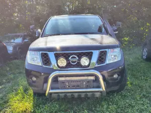 Nissan Navara King Cab SE 4X4 / Motorschaden Bild 2