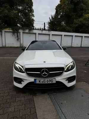 Mercedes-Benz E 200 E 200