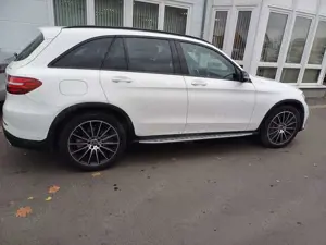 Mercedes-Benz GLC 250 4Matic 9G-TRONIC AMG Line Berlin , AHK, Dystronik÷ Bild 4