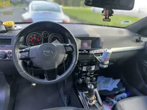 Opel Astra Twin Top 1.9 CDTI Edition Bild 2