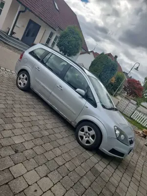Opel Zafira 1.6 Bild 2