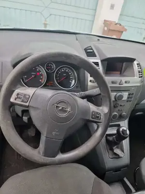 Opel Zafira 1.6 Bild 3