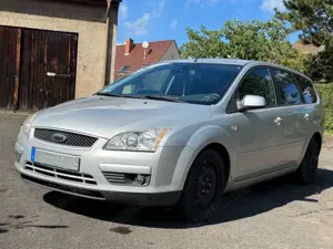 Ford Focus Focus Turnier Turnier 2.0 16V Aut. Titanium