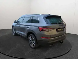 Skoda Kodiaq 2.0TDI 4x4 DSG Tour LED AHK STHZ Navi Rear View AC Bild 4