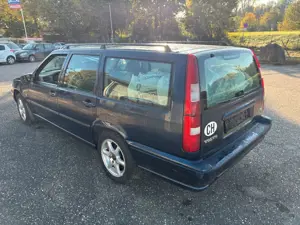 Volvo V70 2.0-10V Benzin Klima 8 Fachbereift Bild 4