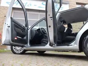 Volkswagen Golf 1.6 Comfortline Automatik - PDC - Klima Bild 5