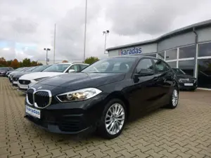 BMW 118 i AUT/NAVI/Sitzheiz/Einparkhilfe