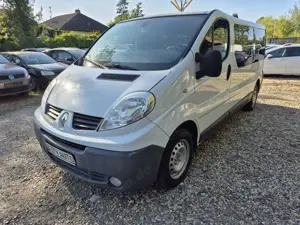 Renault Trafic L2H1 2,9t (8/9 Sitze) verglast