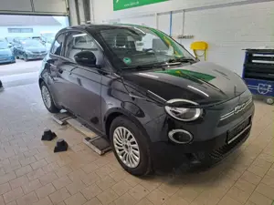 Fiat 500e 3+1 42 kWh 320 Km Reichweite  Navi - Klima