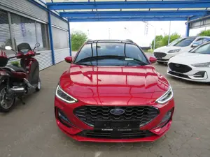 Ford Focus ST-Line X Matrix-LED Pano BO AHK-Vorbereitung Bild 2