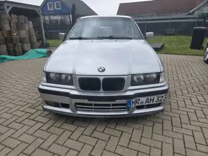 BMW 323 323i Sport Edition