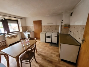 Wohnhaus mit Mühle, Wiese und Garagen Bild 5