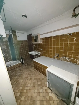 Wohnhaus mit Mühle, Wiese und Garagen Bild 6