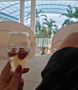 Herrin Anna sucht Geldsklaven  Bild 3