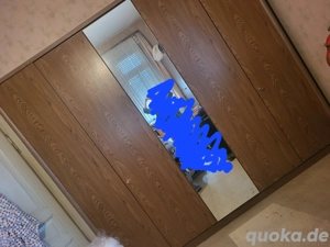 Kleiderschrank 