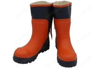 Schnittschutz Stiefel und Hose zu verkaufen 