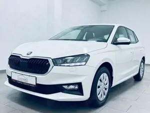 Skoda Fabia Essence 1.0 TSI * 1.HAND * TEMPOMAT * PDC