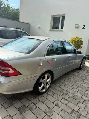 Mercedes-Benz C 200 C 200 CDI (LA)(203.007) Bild 4
