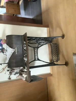 Nähmaschine. Antiquarisch