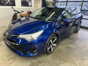 Toyota Avensis Touring 1.8 Sports Comfort+STHZ+Navi+19"