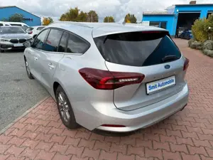 Ford Focus Turnier Titanium X Automatik Bild 2