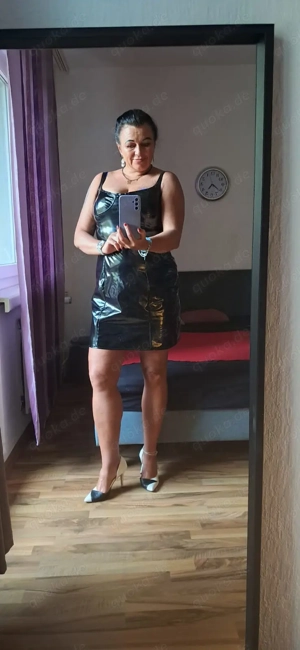 Sexy Spanische Eva sucht nach Adam  Bild 4