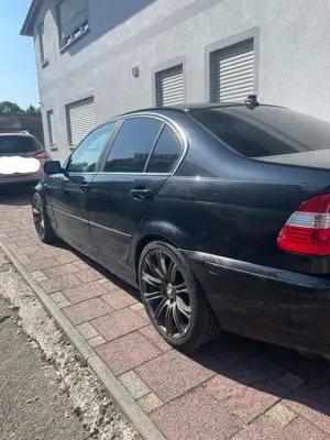 BMW 330 330i
