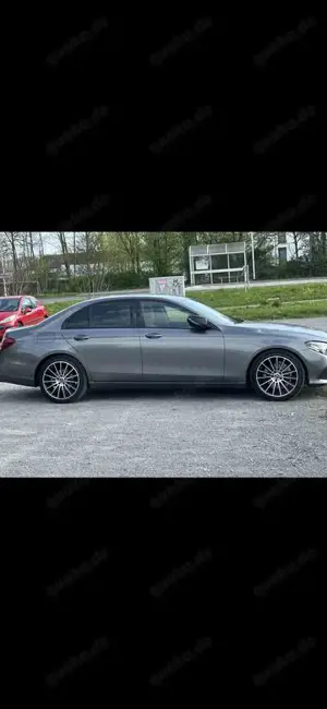 Mercedes-Benz E 200 E 200 (213.042) Bild 2