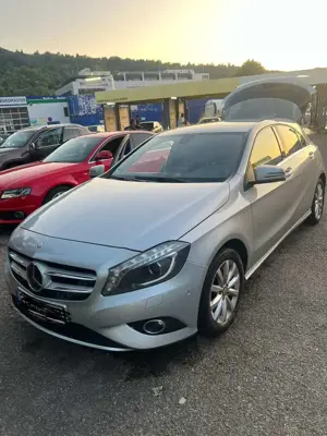 Mercedes-Benz A 180 (BlueEFFICIENCY) 7G-DCT