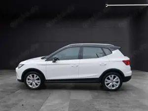 SEAT Arona TSI Xperience DSG LED AHK GRA PDC SH LM Bild 2