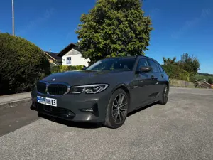 BMW 330 330d Touring xDrive Aut.Sport Line