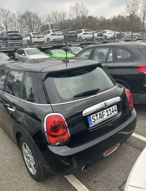 MINI Cooper Midnight Black Metallic Bild 4