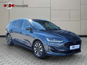 Ford Focus Titanium Vignale LED AHK ACC Head-Up