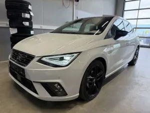 SEAT Ibiza 1.0TSI DSG FR Pano Kamera 18´´ Alcantara Bild 1 SEAT Ibiza 1.0TSI DSG FR Pano Kamera 18´´ Alcantara Bild 1