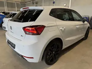 SEAT Ibiza 1.0TSI DSG FR Pano Kamera 18´´ Alcantara Bild 5 SEAT Ibiza 1.0TSI DSG FR Pano Kamera 18´´ Alcantara Bild 5