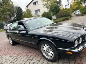 Jaguar XJR