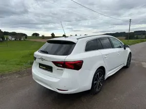 Toyota Avensis Touring Sports Team D Bild 5