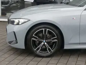 BMW 320 i Tour M Sportpak. Leder°360°Headup+von BMW Bild 5