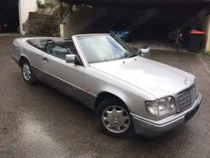 Mercedes-Benz E 200 Bild 1