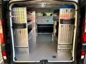 Renault Trafic Kasten LED Navi Kamera PDC Sortimo Regale