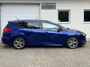 Ford Focus Turnier ST 250PS/Recaro/Navi/Blue/Sitzheiz Bild 4