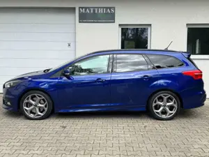 Ford Focus Turnier ST 250PS/Recaro/Navi/Blue/Sitzheiz Bild 3