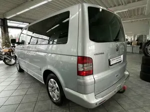 Volkswagen T5 Multivan 2.5 TDI DPF Comfortline, Leder, GSHD Bild 3