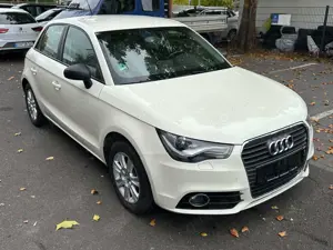 Audi A1 Sportback attraction~BIXENON~NAVI