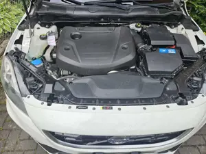 Volvo V40 D3 R Diesign euro 6. Bild 4